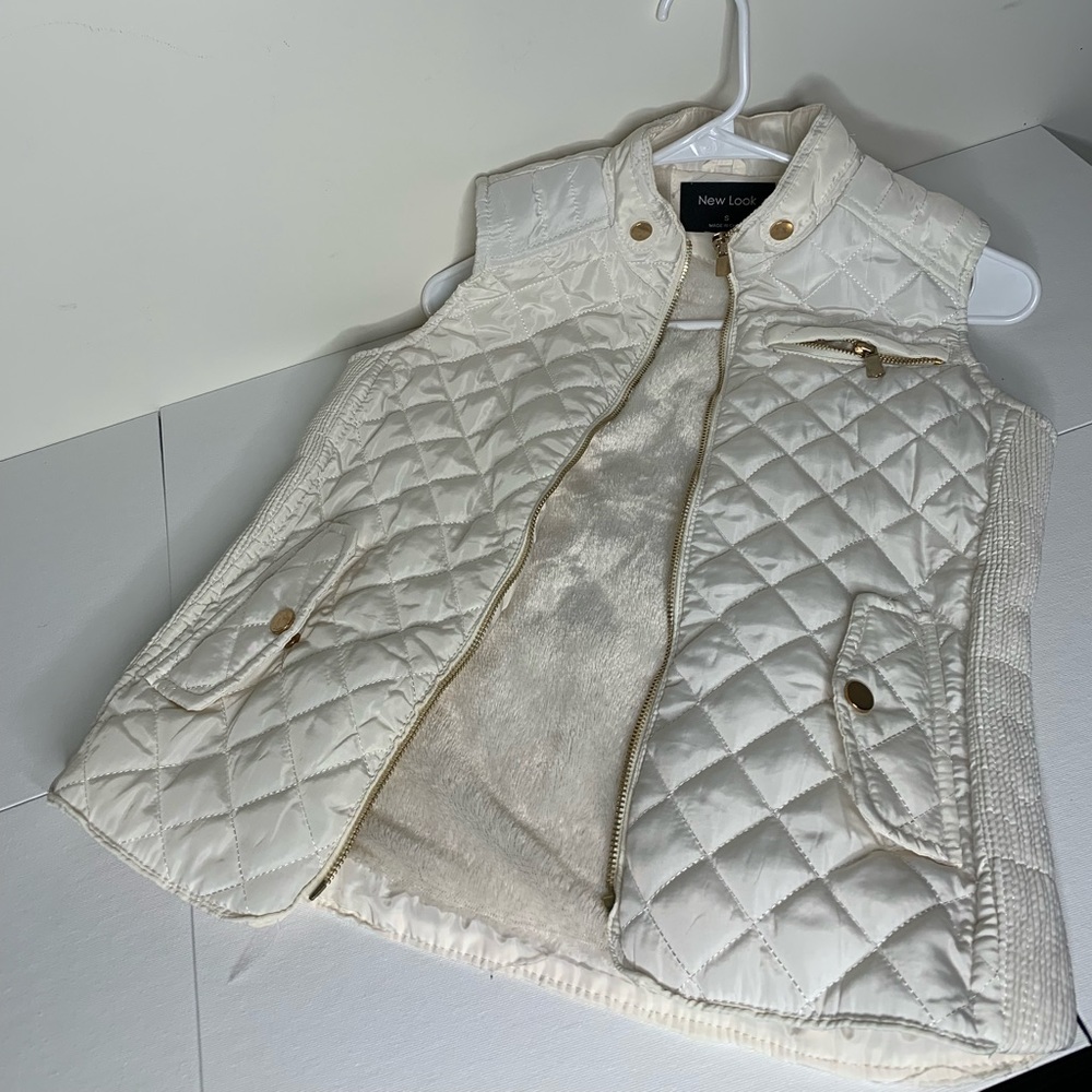 Cute and Cozy Quilted Patterned Vest by New Look | size: Small | color: Crème